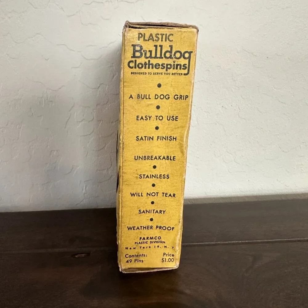 Vintage Bulldog Clothes Laundry Pins Hard Plastic 49 Pcs 1950s Assorted Colors - Picture 3 of 12